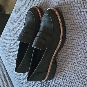 US Size 11 Loafer Style Slip on Shoes